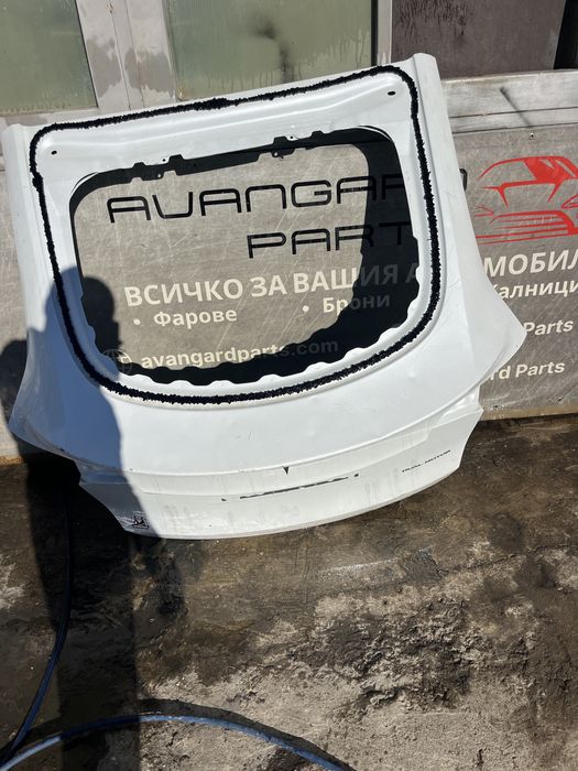 3 броя багажна врата Tesla Y 2020-