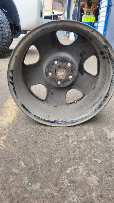 Продам диски для колес автомобиля