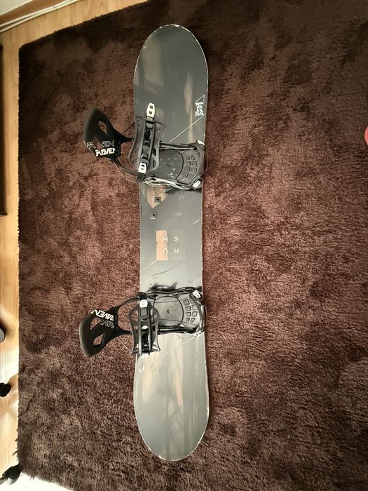 Vand set placa de snowboard bootsi si legaturi