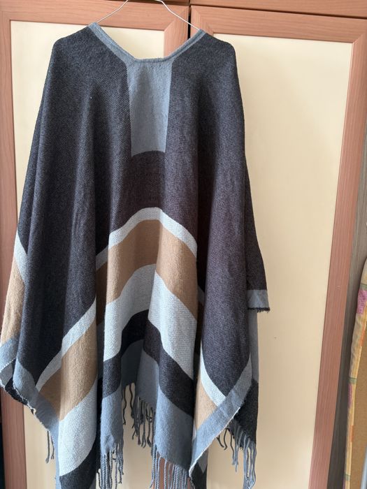 Bcbg maxazaria пончо