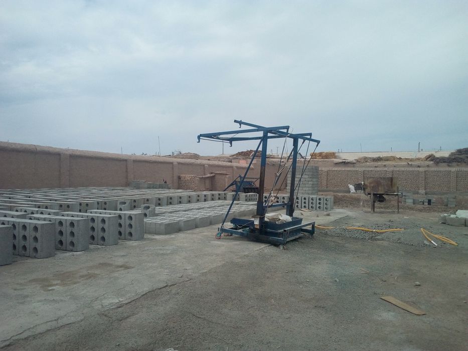 Шлакоблок апарати сотилади