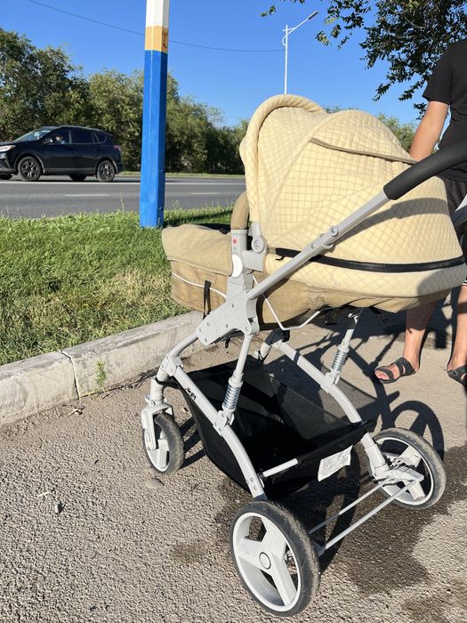 Продам детскую коляску