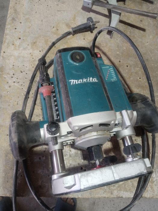 Фрезер Makita 2300 FC