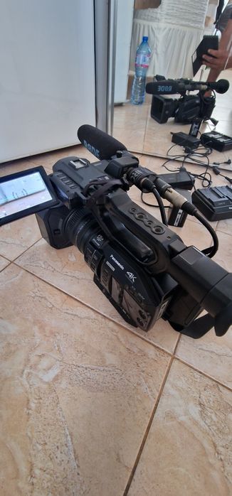 Видеокамера Panasonic UX90