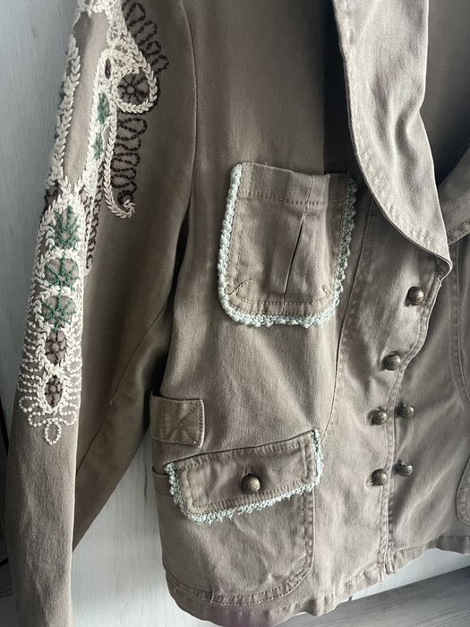 Елегантни сака по 10 евро