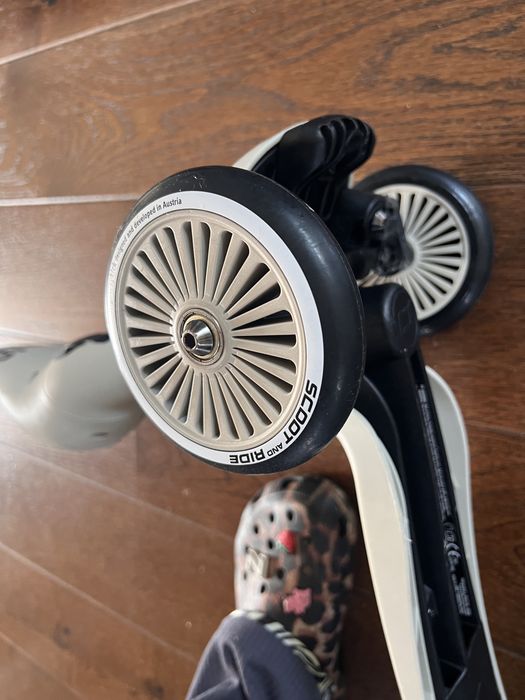 Trotineta ca noua Scoot and ride