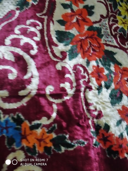 Янги гиламлар. 2-та бир хил