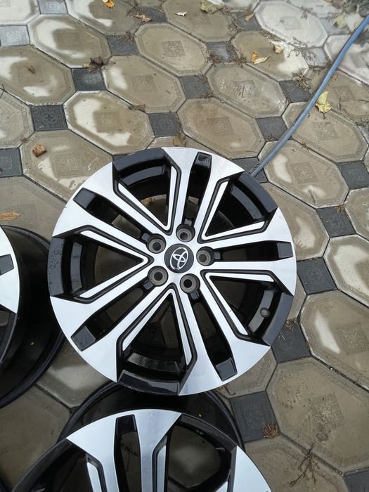 Продам диски R18 5/114.3