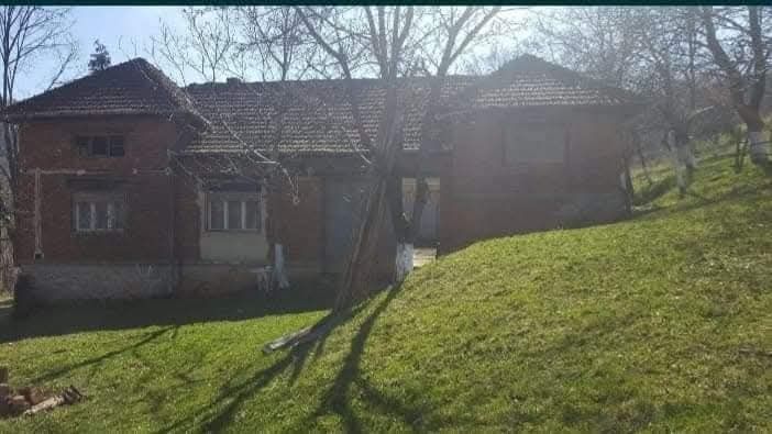 Vând casă la tara!
