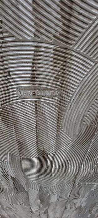 Kafel Sotiladi b/u  1,20×0,60 umuman zur holatda 100 kvt bor