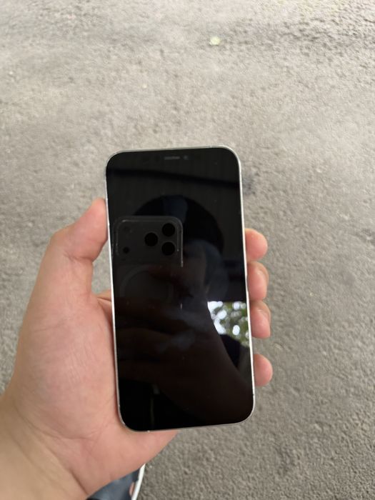 Продам айфон 12 PRO 128гб белый цвет