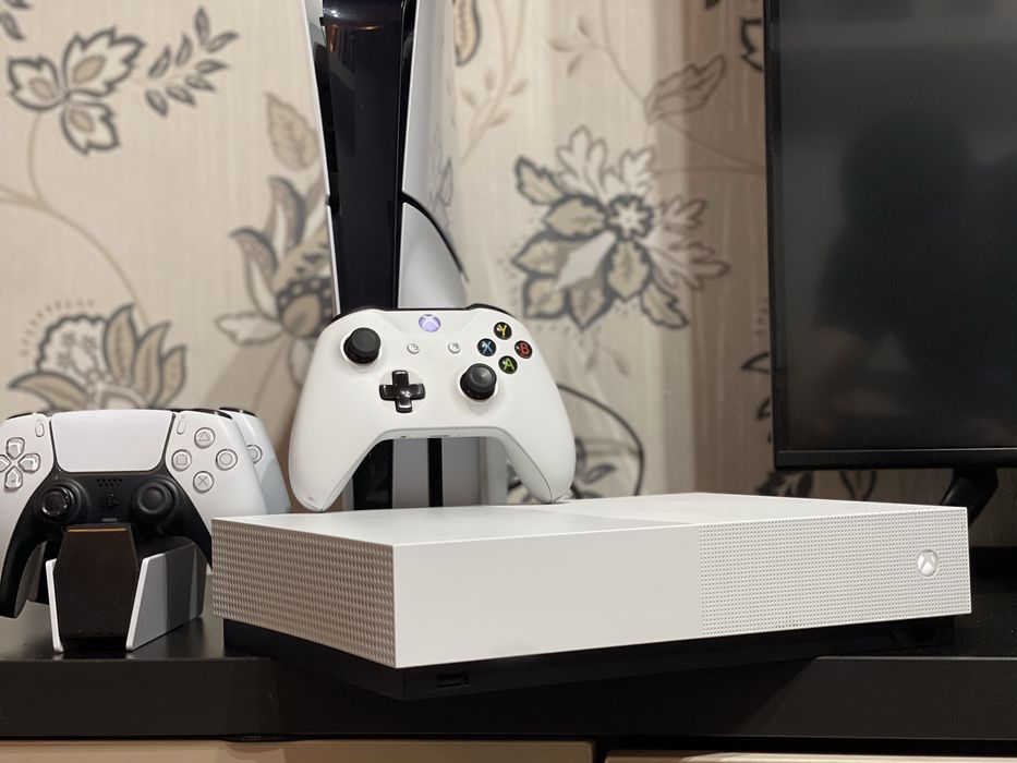 XBOX One S  1 TB + controller original + FC24 si MK X