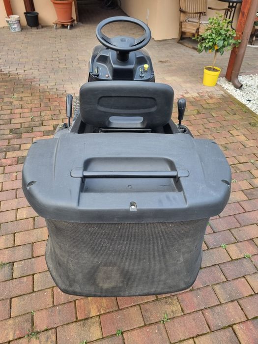 De vanzare gazon tractoras