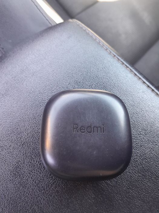 Продам наушники Redmi