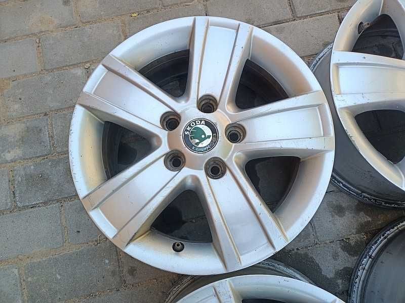 Продам оригинальные легкосплавные диски на автомашину Skoda