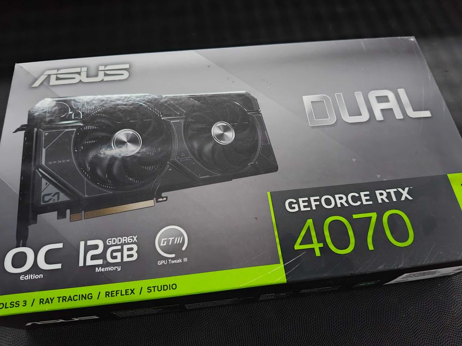 Placa video ASUS RTX 4070 DUAL OC, 12GB (Garantie 03.2027)