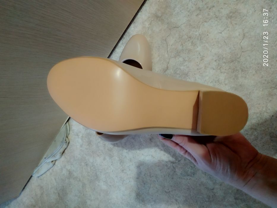 Продаю туфли женские