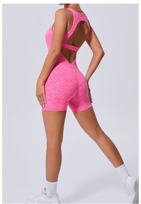 Продам новый комбинезон