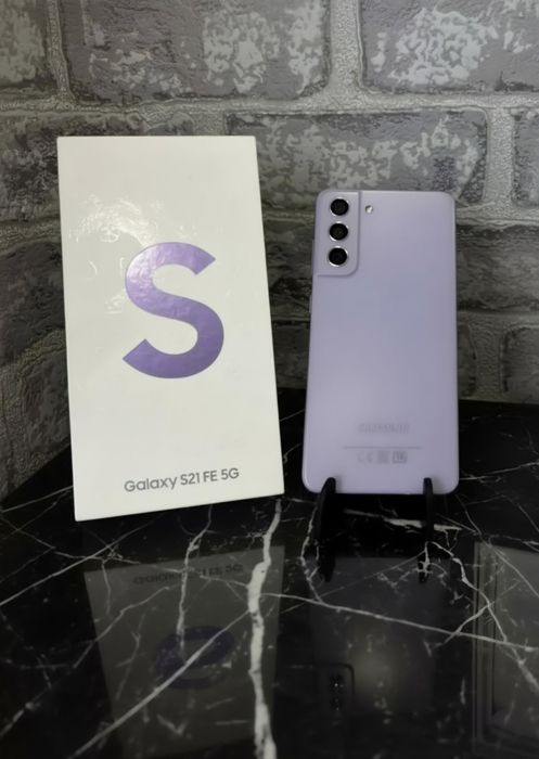 Samsung Galaxy S21 FE 5G в идеальном состоянии