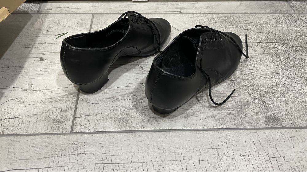 Обувки за латино танци