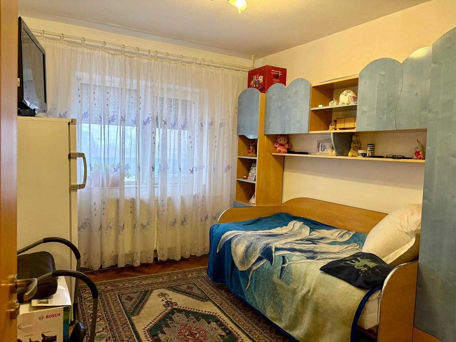 Apartament cu 4 dormitoare Sanmartin