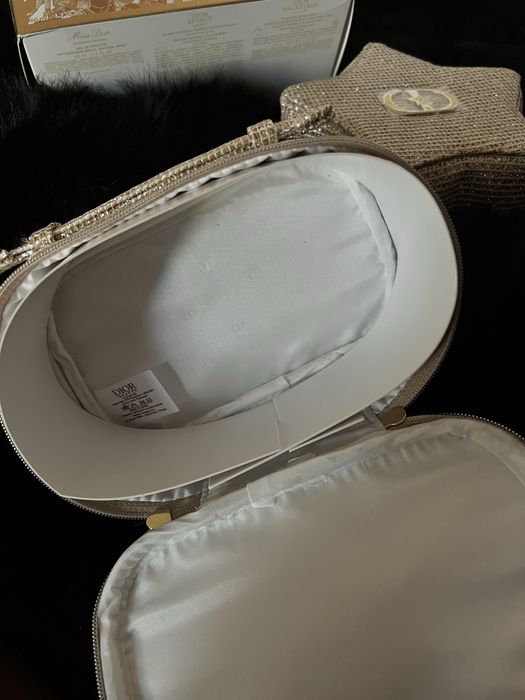 Чанти на марка Dior,Chanel и чадър