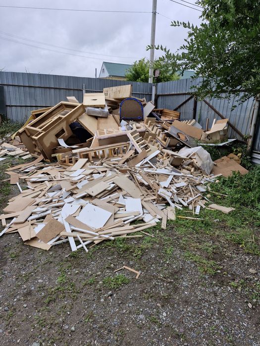 Отдам даром дрова от распила дсп двп.