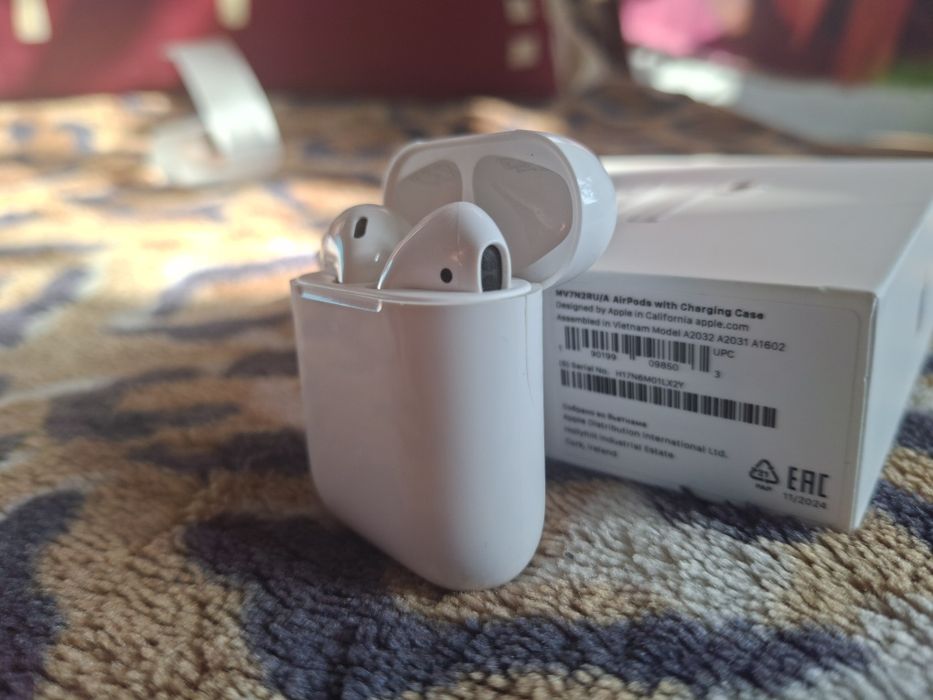 Airpods 2 поколения