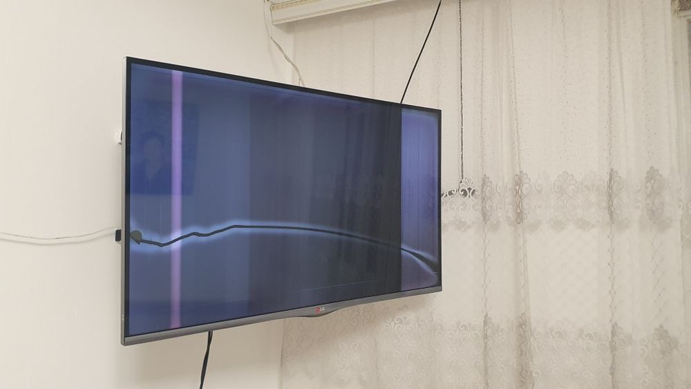 Продам телевизор LG на запчасти целиком