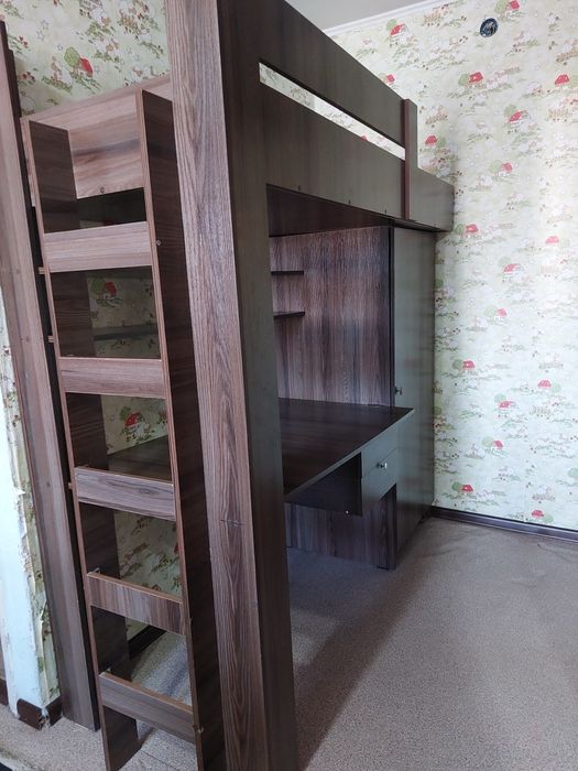 Двухяростная кровать