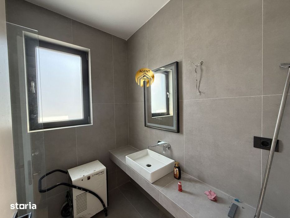 Vila Duplex lux in Bragadiru 4 camere,380mp teren.