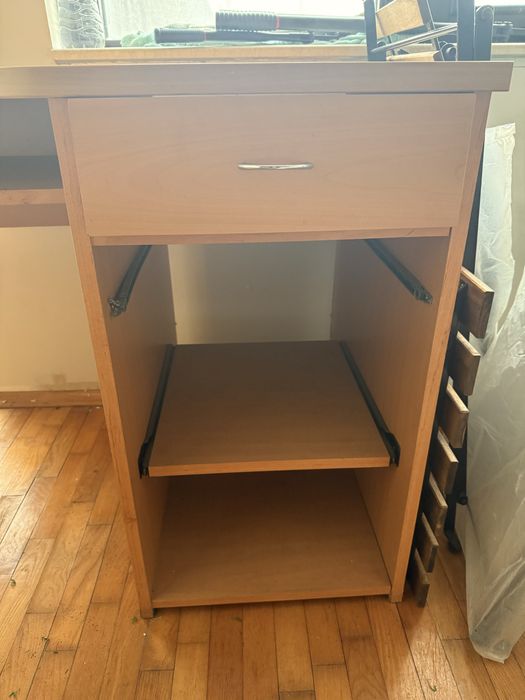 Компютърно бюро с чекмедже и плъзгащ плот