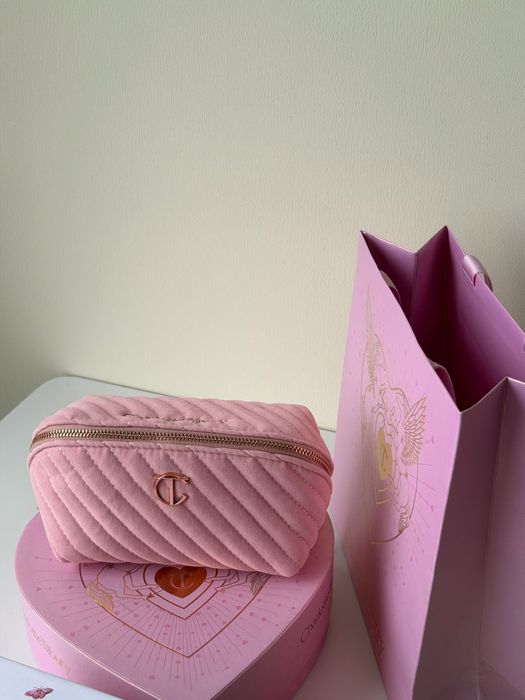 В наличии! Косметички Dior