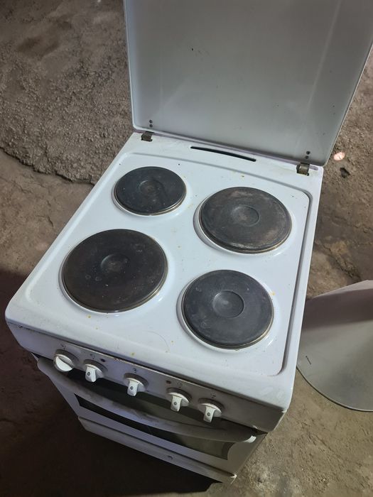 Продам, плиту с вытяжкой