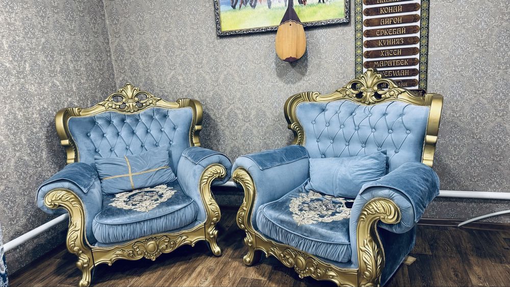 Диван креслосымен сатам