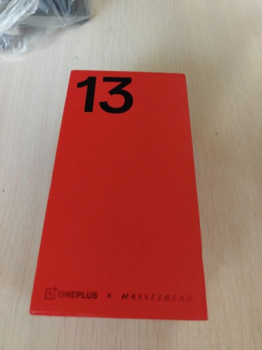 смартфон One Plus 13