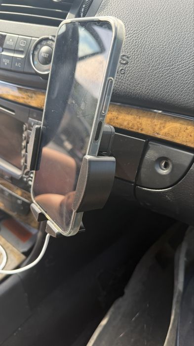 стойка за телефон мерцедес w211 mercedes