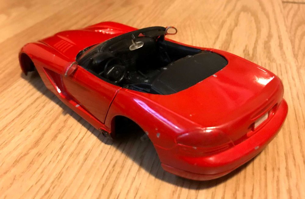 Macheta Dodge Viper SRT 10 cabrio 1 24 Maisto pentru piese