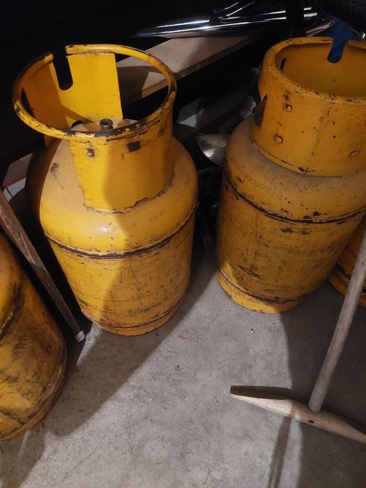 Жёлтый газовый баллон