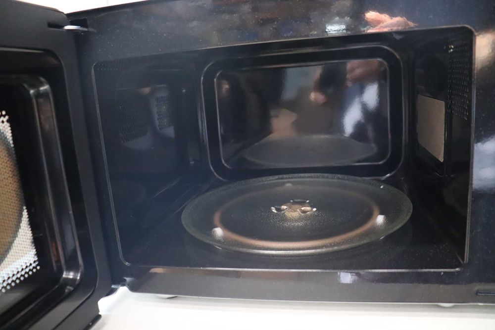 Микровълнова печка Cecotec с грил Proclean 3030 Плоска микровълнова печка, вместимост 20 л, 700 W, 6 нива