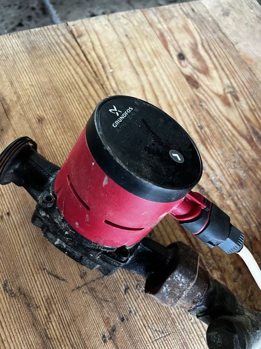 Vând pompă centrala Grundfos