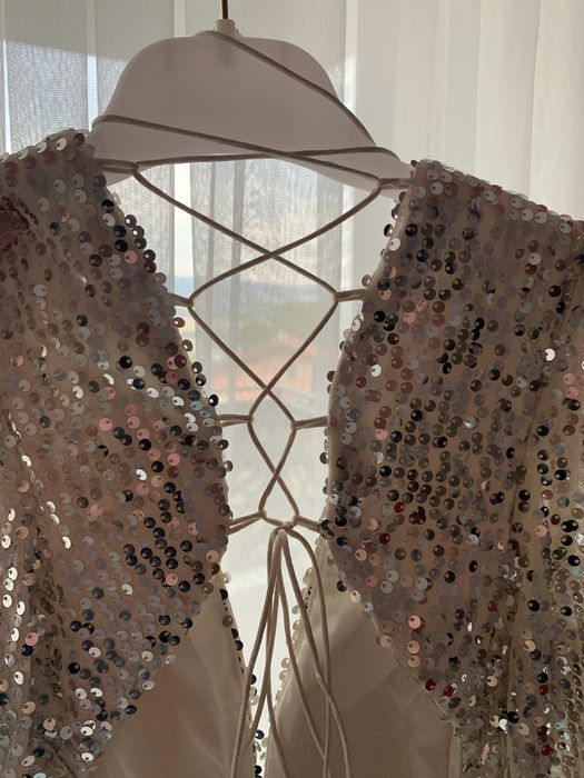 Рокля с пайети