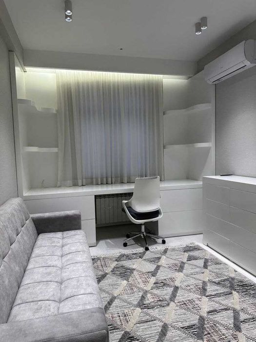 Сдается новая трехкомнатная кв. в ЖК Новомосковская