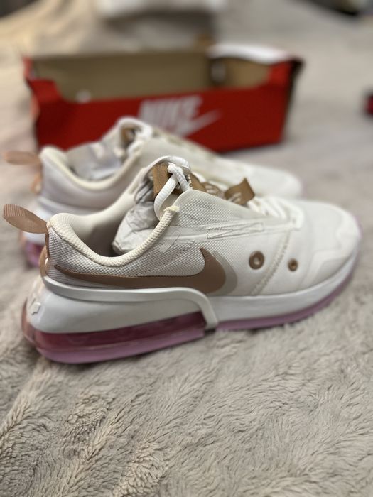 Vand adidasi Nike air