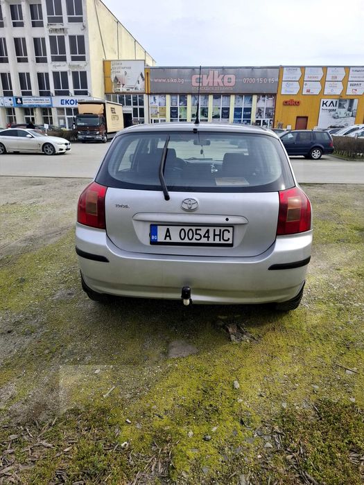 Toyota korolla автомобил