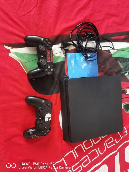 Плейстейшън 4 Slim