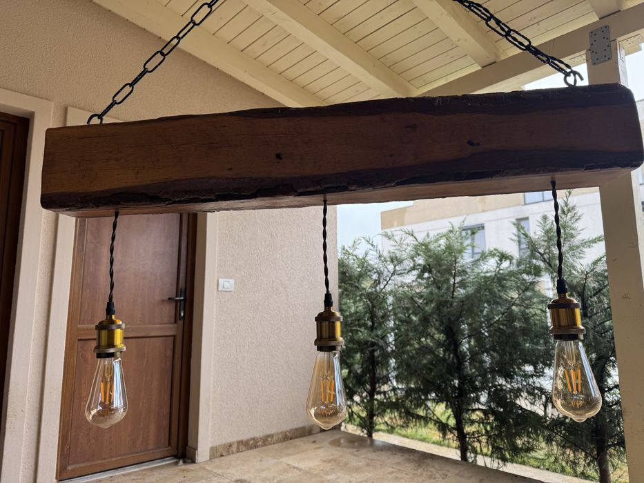 Candelabru rustic din stejar, vechimea lemnului fiind de aprox 100 ani