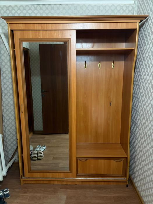 Продам шкаф прихожую
