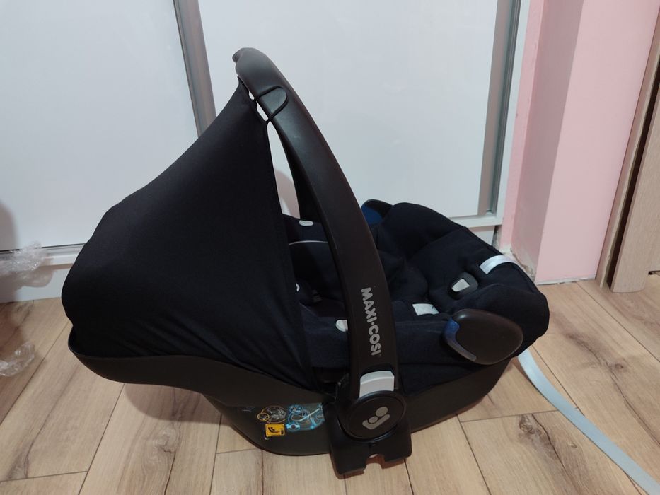 Кош за кола maxi cosi rock  и зимен кош maxi cosi oria