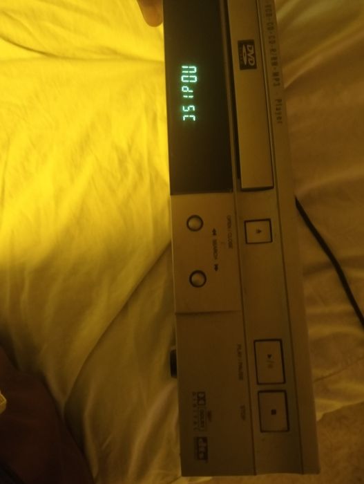 Vând DVD VESTEL 2300 Slim-Line